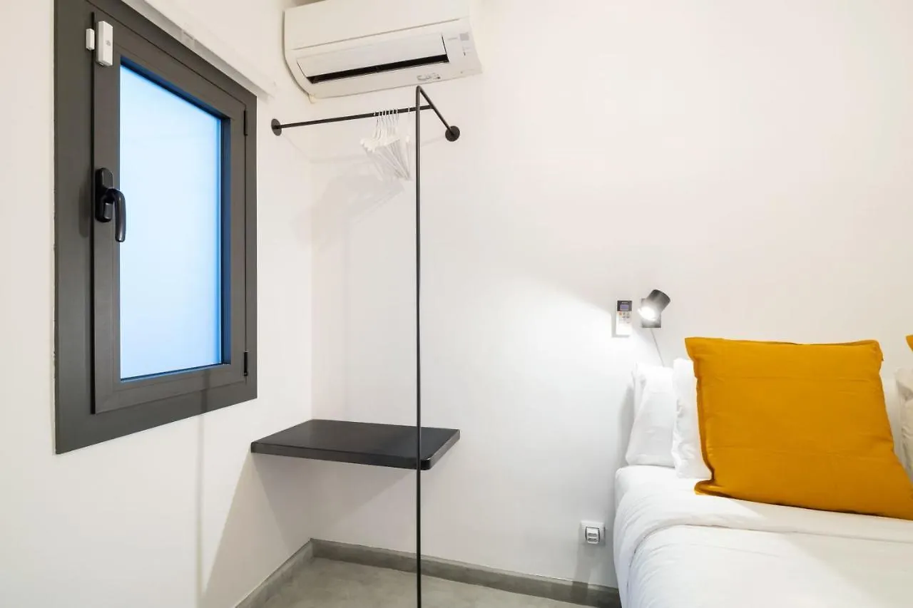 Amazing 3 Bedroom Apartment With Terrace In Poble-Sec Barcelona 0*,