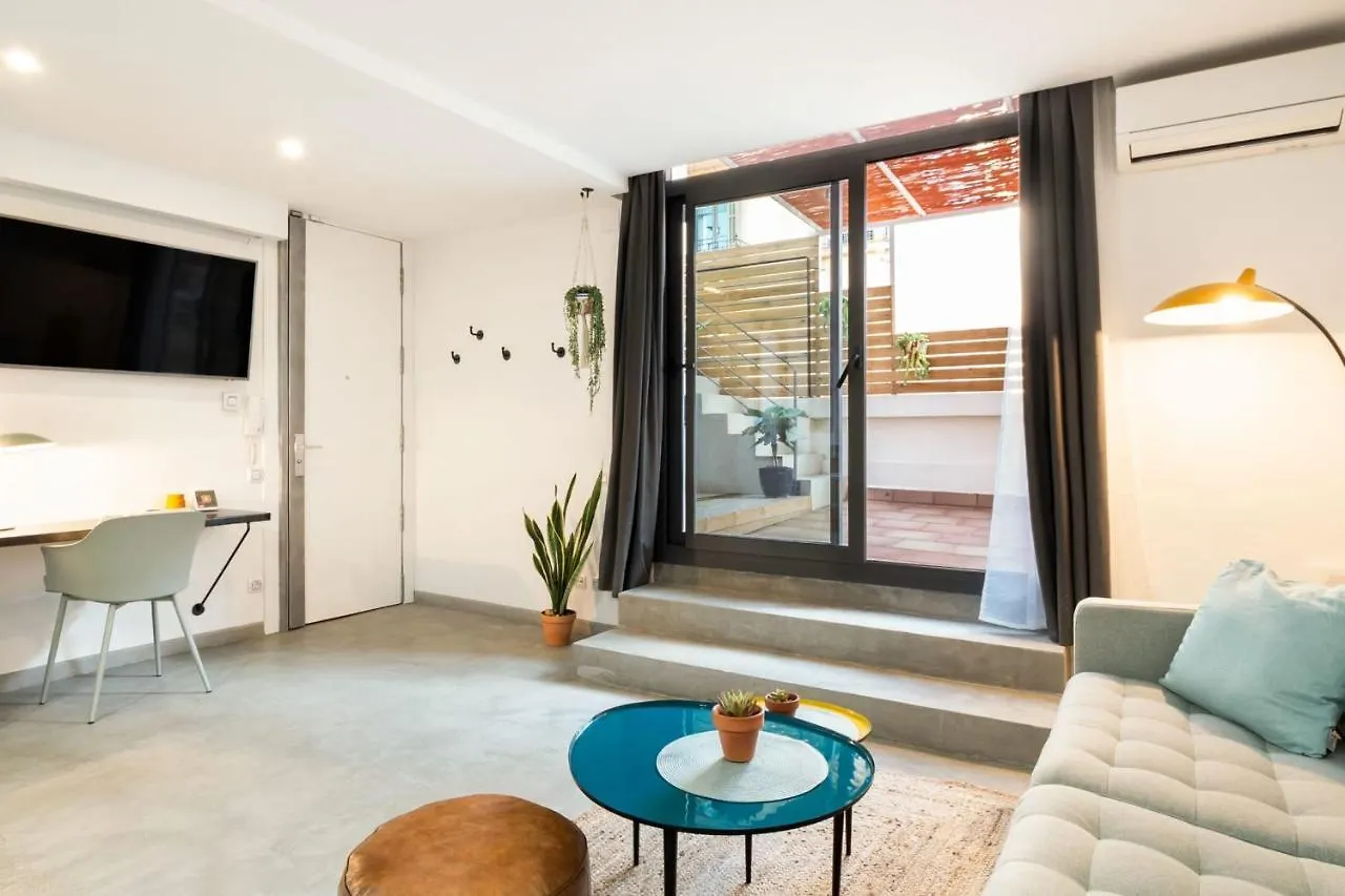 Amazing 3 Bedroom Apartment With Terrace In Poble-Sec Barcelona