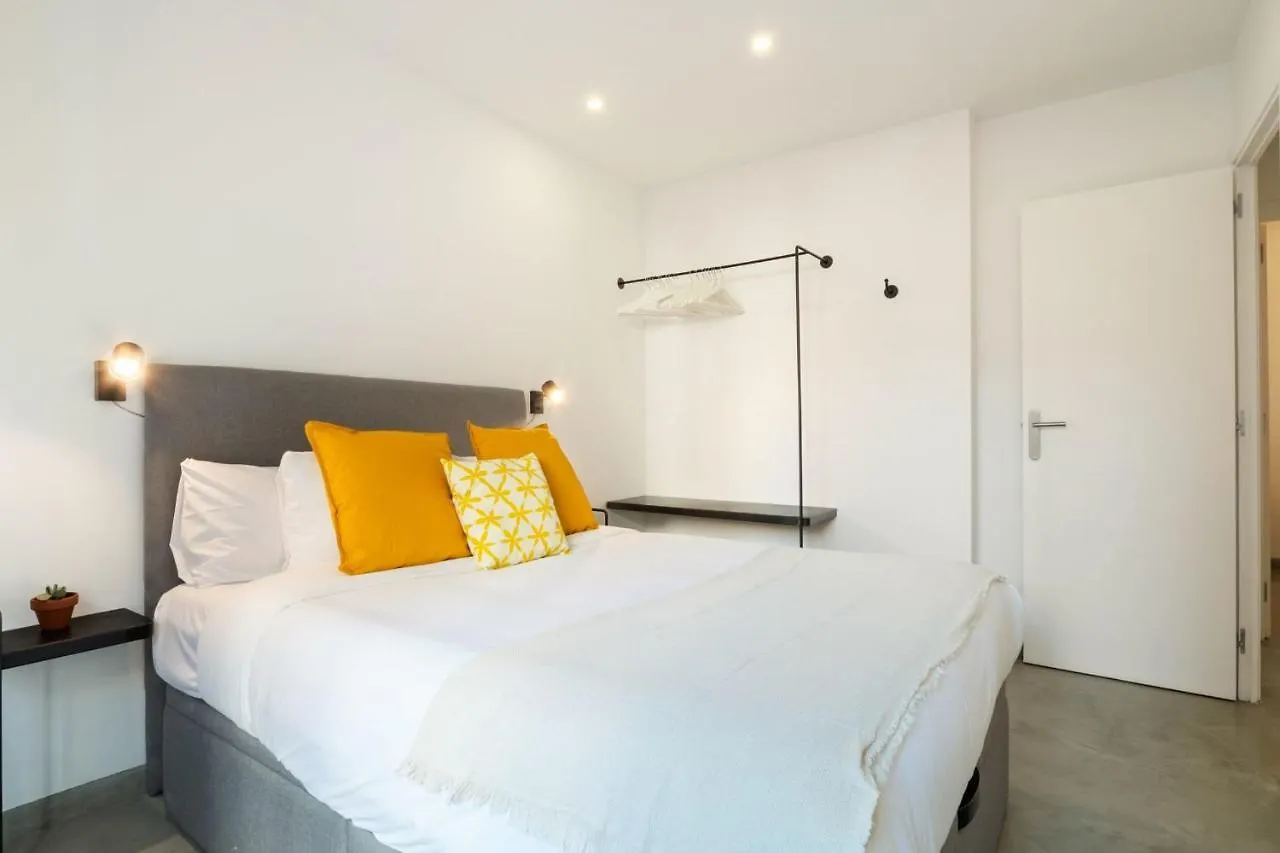 Amazing 3 Bedroom Apartment With Terrace In Poble-Sec Barcelona Spain