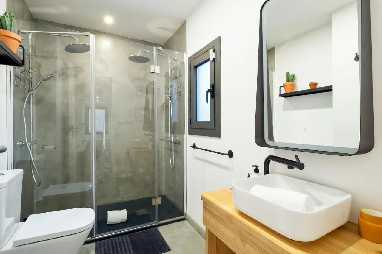 Amazing 3 Bedroom Apartment With Terrace In Poble-Sec Barcelona Spain