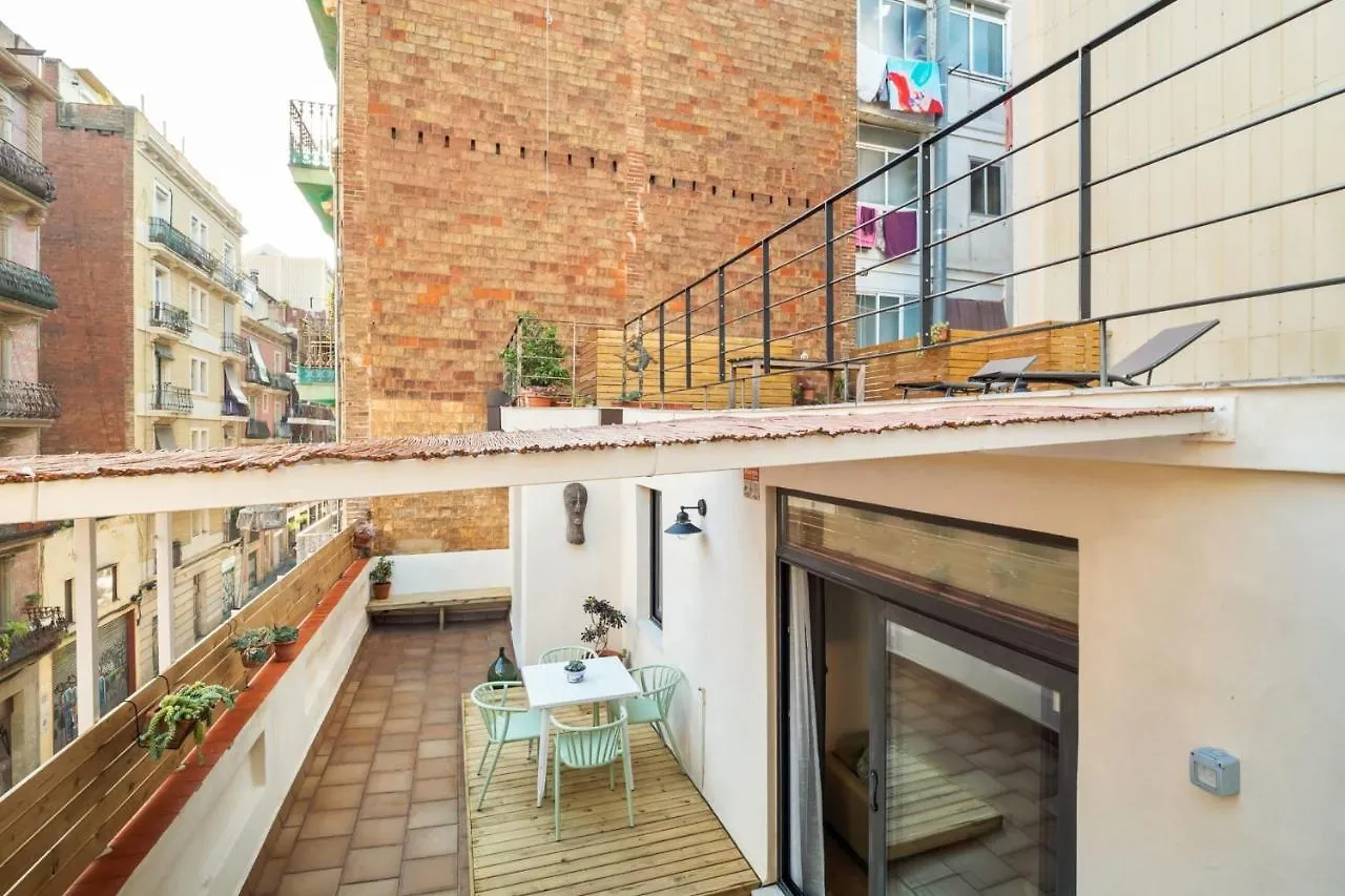 Amazing 3 Bedroom Apartment With Terrace In Poble-Sec Barcelona